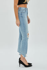 Load image into Gallery viewer, HIDDEN Happi Cropped Flare Stretch Jeans
