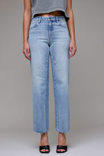 Load image into Gallery viewer, Hidden Light Wash Stretch RawHem Classic Straight
