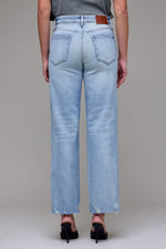 Load image into Gallery viewer, Hidden Light Wash Stretch RawHem Classic Straight
