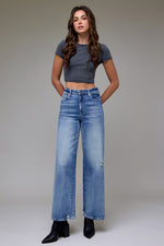 Load image into Gallery viewer, Hidden Medium Wash High Rise Wide Leg Jeans
